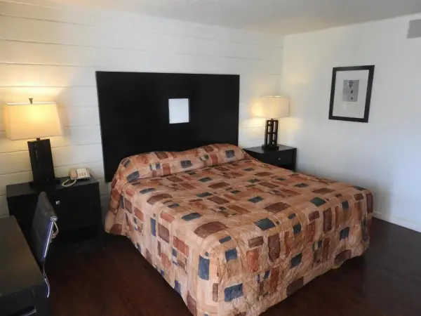 Economy Inn Main image